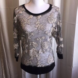 Studio Y Open Weave Top Medium Pullover
